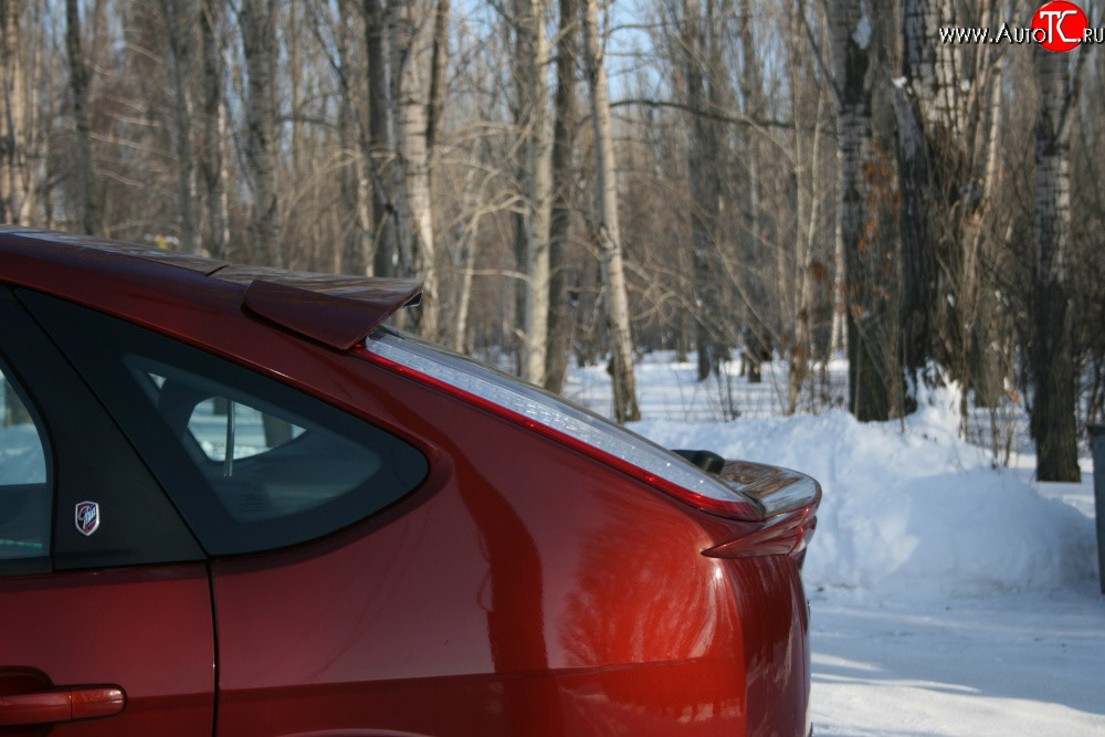 1 499 р. Спойлер AutoTC, очищающий заднее стекло Ford Focus 2 хэтчбэк 5 дв. рестайлинг (2007-2011) (Неокрашенный)  с доставкой в г. Йошкар-Ола