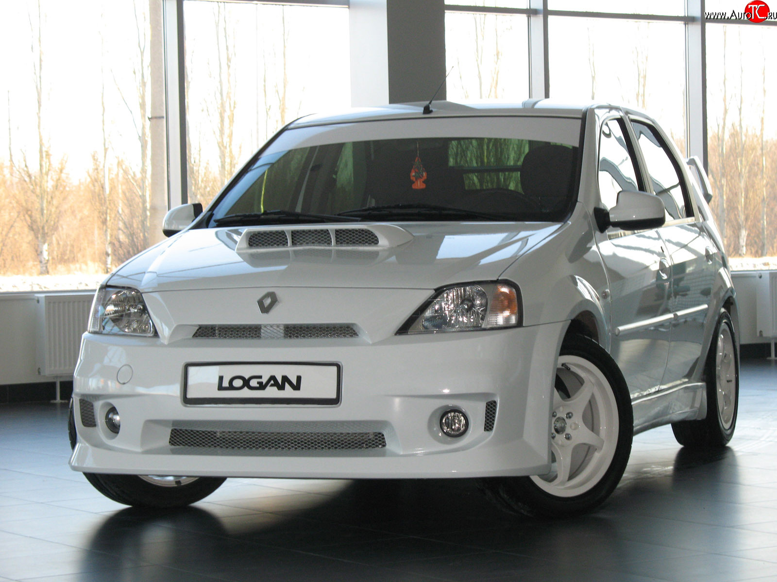 11 999 р. Передний бампер Power DM Renault Logan 1 дорестайлинг (2004-2010) (Без сетки, Неокрашенный)  с доставкой в г. Йошкар-Ола