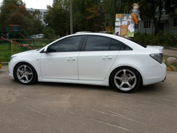 4 099 р. Пороги накладки пластиковые CT  Chevrolet Cruze ( J300,  J305,  J308) (2009-2015) седан дорестайлинг, хэтчбек дорестайлинг, седан рестайлинг, универсал рестайлинг, хэтчбек рестайлинг (Неокрашенные)  с доставкой в г. Йошкар-Ола. Увеличить фотографию 3