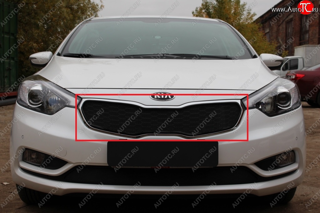 1 469 р. Сетка в решетку радиатора Russtal  KIA Cerato  3 YD (2013-2016) дорестайлинг седан (черная)  с доставкой в г. Йошкар-Ола