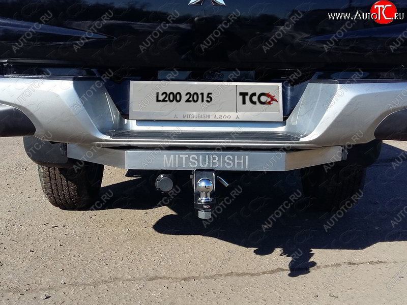 24 999 р. Фаркоп (тягово-сцепное устройство) с задним бампером TCC  Mitsubishi L200  5 KK,KL (2015-2022) дорестайлинг, рестайлинг (оцинкованный, шар Е нержавейка, усиленный, надпись Mitsubishi)  с доставкой в г. Йошкар-Ола