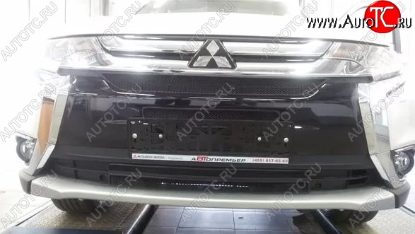 3 299 р. Защитная решётка в воздуховод автомобиля Russtal (черная) Mitsubishi Outlander GF 2-ой рестайлинг (2015-2018)  с доставкой в г. Йошкар-Ола