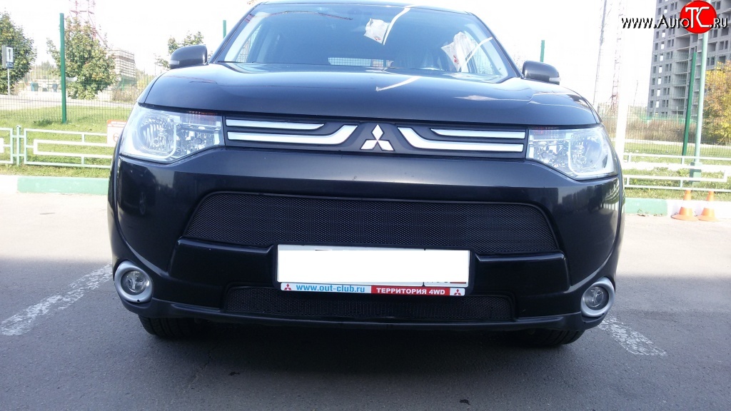 3 999 р. Сетка на бампер (рестайлинг) Russtal (черная) Mitsubishi Outlander GF дорестайлинг (2012-2014)  с доставкой в г. Йошкар-Ола