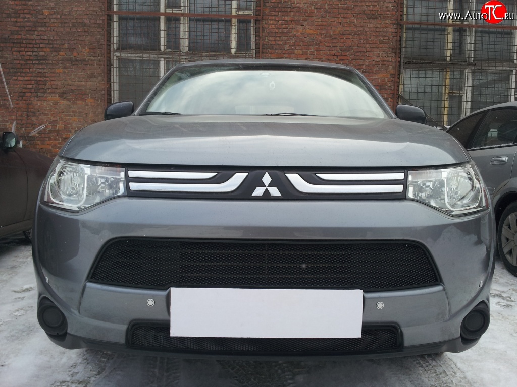 4 299 р. Сетка на бампер Russtal (черная) Mitsubishi Outlander GF дорестайлинг (2012-2014)  с доставкой в г. Йошкар-Ола