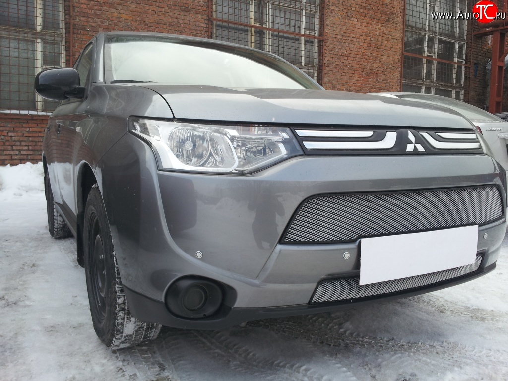 2 599 р. Сетка на бампер (рестайлинг) Russtal (хром) Mitsubishi Outlander GF дорестайлинг (2012-2014)  с доставкой в г. Йошкар-Ола