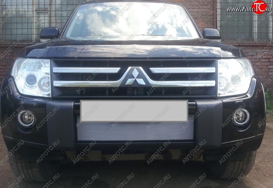 1 539 р. Защитная решётка в воздуховод автомобиля Russtal (хром) Mitsubishi Pajero 4 V80 дорестайлинг (2006-2011)  с доставкой в г. Йошкар-Ола