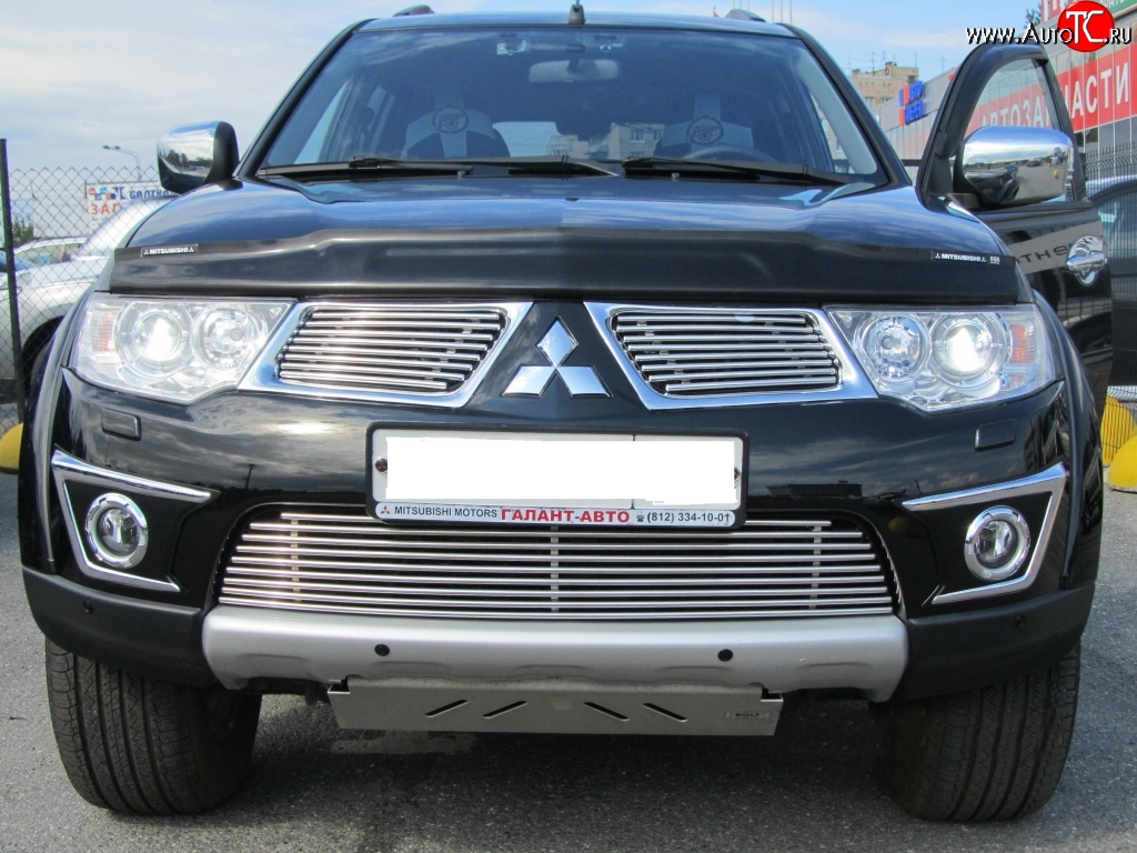 6 399 р. Декоративная вставка воздухозаборника Berkut Mitsubishi Pajero Sport PB дорестайлинг (2008-2013)  с доставкой в г. Йошкар-Ола