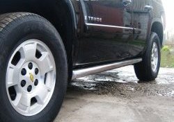 17 799 р. Защита порогов Russtal из круглой трубы диаметром 76 мм (дорестайлинг) Chevrolet Tahoe GMT900 5 дв. (2006-2013) (Защита порогов с со скосами на торцах (вариант 1))  с доставкой в г. Йошкар-Ола. Увеличить фотографию 2