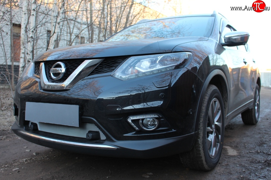 1 569 р. Сетка (под парктроник) на бампер Russtal (хром) Nissan X-trail 3 T32 рестайлинг (2017-2022)  с доставкой в г. Йошкар-Ола