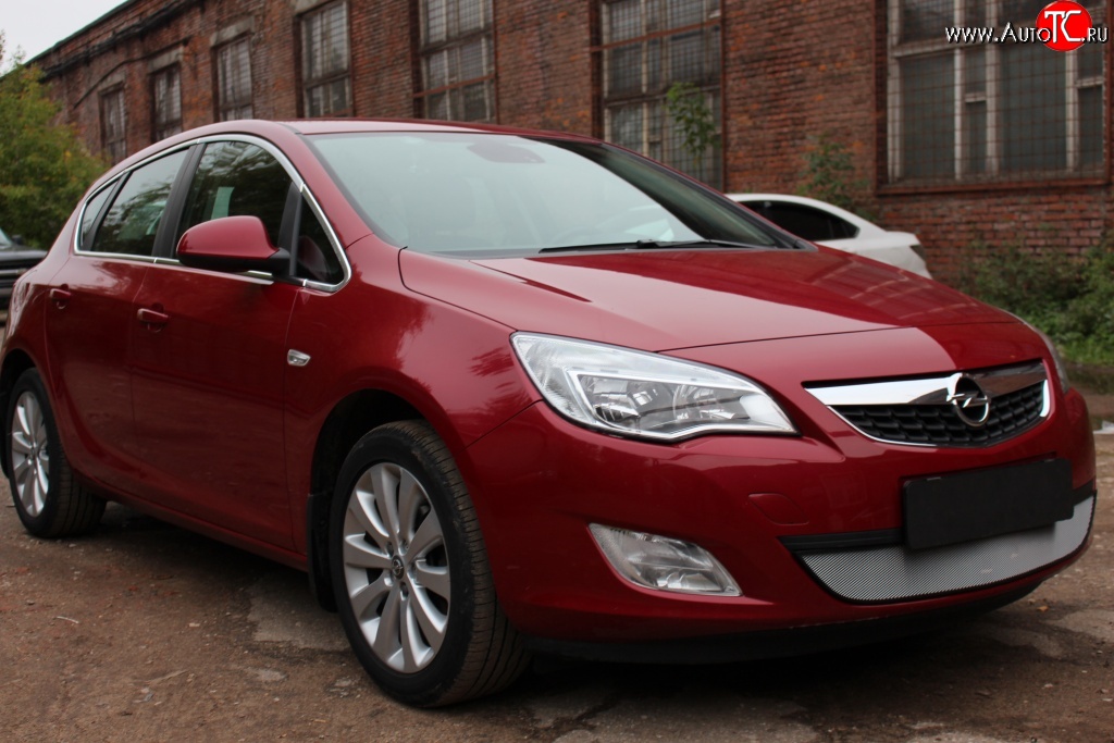 1 539 р. Сетка на бампер Russtal (хром) Opel Astra J хэтчбек 5 дв. дорестайлинг (2009-2012)  с доставкой в г. Йошкар-Ола