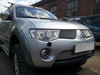 3 279 р. Защитная сетка в бампер (низ, ячейка 3х7 мм) Alfeco Стандарт Mitsubishi L200 4  дорестайлинг (2006-2014) (Хром)  с доставкой в г. Йошкар-Ола. Увеличить фотографию 3