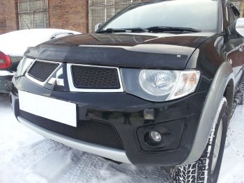 3 099 р. Защитная сетка в бампер (низ, ячейка 3х7 мм) Alfeco Стандарт Mitsubishi L200 4  дорестайлинг (2006-2014) (Чёрная)  с доставкой в г. Йошкар-Ола. Увеличить фотографию 2