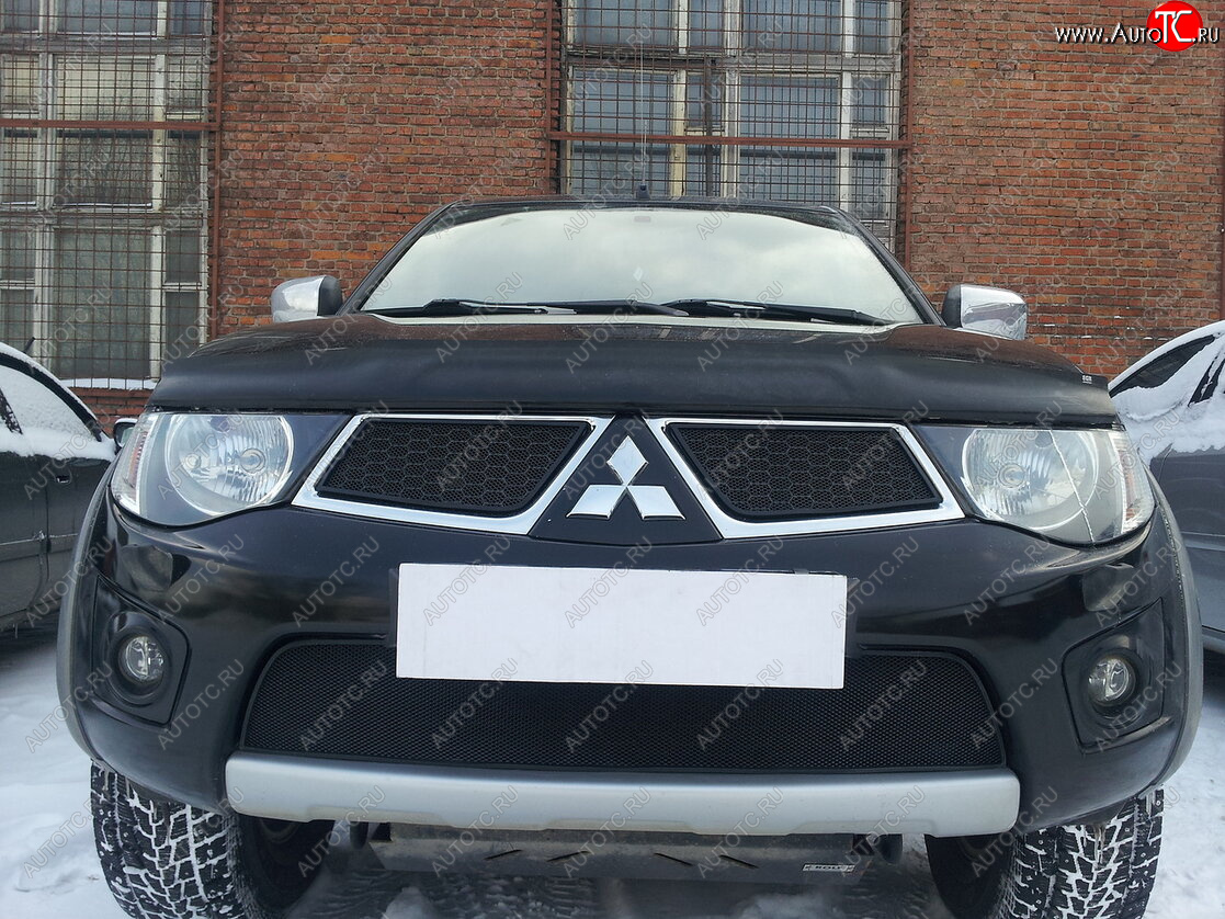 3 099 р. Защитная сетка в бампер (низ, ячейка 3х7 мм) Alfeco Стандарт Mitsubishi L200 4  дорестайлинг (2006-2014) (Чёрная)  с доставкой в г. Йошкар-Ола