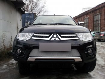 4 299 р. Защитная сетка в бампер (низ, ячейка 3х7 мм) Alfeco Стандарт  Mitsubishi L200  4 - Pajero Sport  PB (Хром)  с доставкой в г. Йошкар-Ола. Увеличить фотографию 2