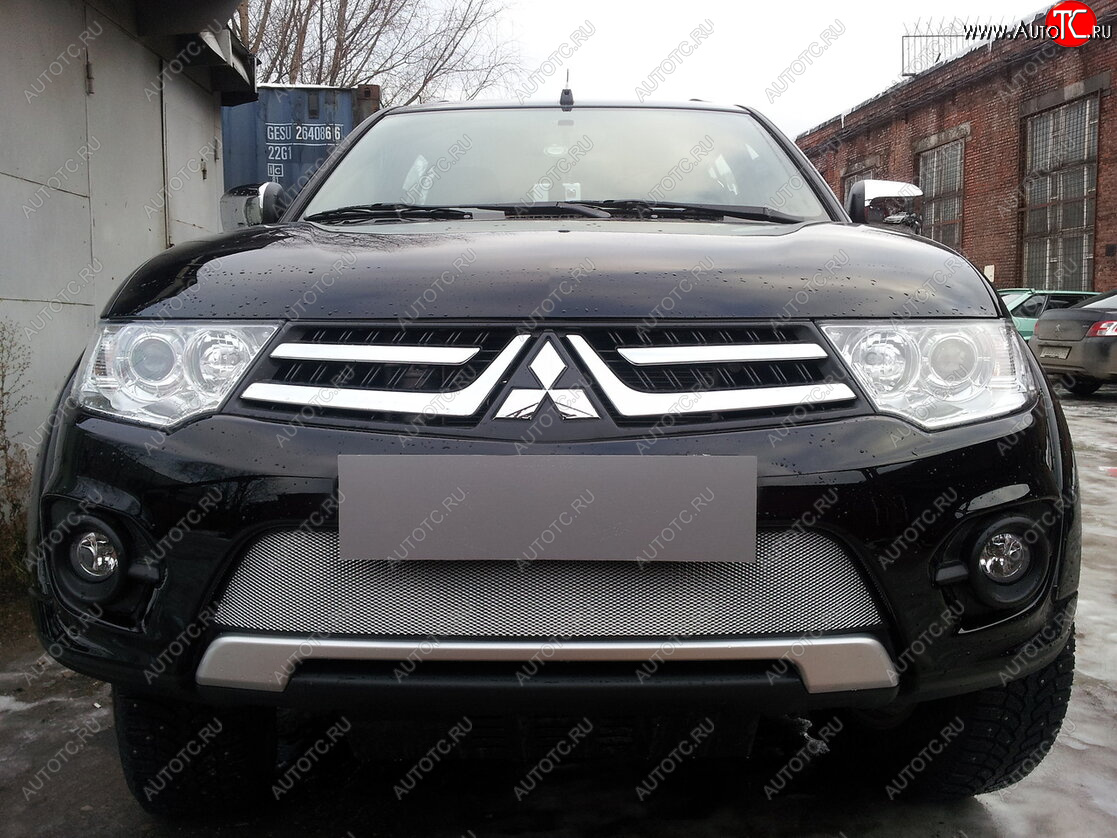 4 299 р. Защитная сетка в бампер (низ, ячейка 3х7 мм) Alfeco Стандарт  Mitsubishi L200  4 - Pajero Sport  PB (Хром)  с доставкой в г. Йошкар-Ола