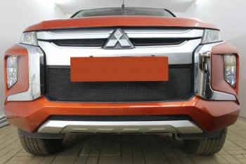 Защитная сетка в бампер (верх, 2 части, ячейка 3х7 мм) Alfeco Стандарт Mitsubishi (Митсубиси) L200 (л)  5 KK,KL (2018-2022) 5 KK,KL рестайлинг ()