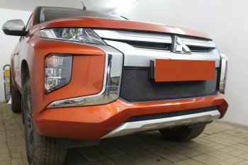 3 099 р. Защитная сетка в бампер (низ, ячейка 3х7 мм) Alfeco Стандарт  Mitsubishi L200  5 KK,KL (2018-2022) рестайлинг (Чёрная)  с доставкой в г. Йошкар-Ола. Увеличить фотографию 4