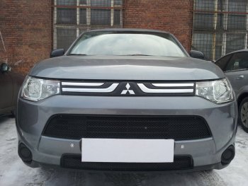 6 199 р. Защитная сетка в бампер (2 части, ячейка 3х7 мм) Alfeco Стандарт Mitsubishi Outlander GF дорестайлинг (2012-2014) (Чёрная)  с доставкой в г. Йошкар-Ола. Увеличить фотографию 3