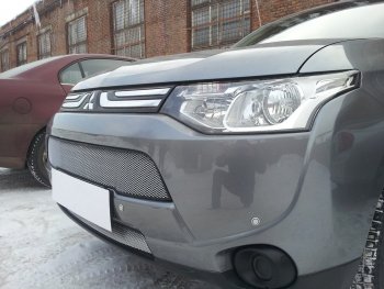 6 499 р. Защитная сетка в бампер (2 части, ячейка 3х7 мм) Alfeco Стандарт Mitsubishi Outlander GF дорестайлинг (2012-2014) (Хром)  с доставкой в г. Йошкар-Ола. Увеличить фотографию 2