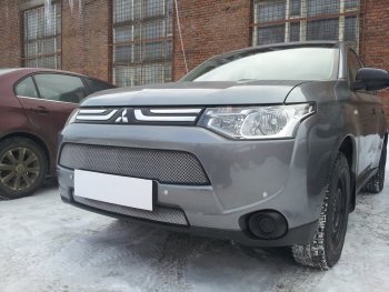 6 499 р. Защитная сетка в бампер (2 части, ячейка 3х7 мм) Alfeco Стандарт Mitsubishi Outlander GF дорестайлинг (2012-2014) (Хром)  с доставкой в г. Йошкар-Ола. Увеличить фотографию 3