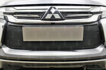 4 199 р. Защитная сетка в бампер (низ, ячейка 3х7 мм) Стрелка11 Стандарт Mitsubishi Pajero Sport QE дорестайлинг (2015-2021) (Чёрная)  с доставкой в г. Йошкар-Ола. Увеличить фотографию 3