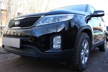 3 989 р. Защитная сетка в бампер (низ, ячейка 4х10 мм) Alfeco Премиум KIA Sorento XM рестайлинг (2012-2015) (Чёрная)  с доставкой в г. Йошкар-Ола. Увеличить фотографию 4