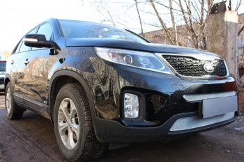 4 299 р. Защитная сетка в бампер (низ, ячейка 4х10 мм) Alfeco Премиум KIA Sorento XM рестайлинг (2012-2015) (Хром)  с доставкой в г. Йошкар-Ола. Увеличить фотографию 3