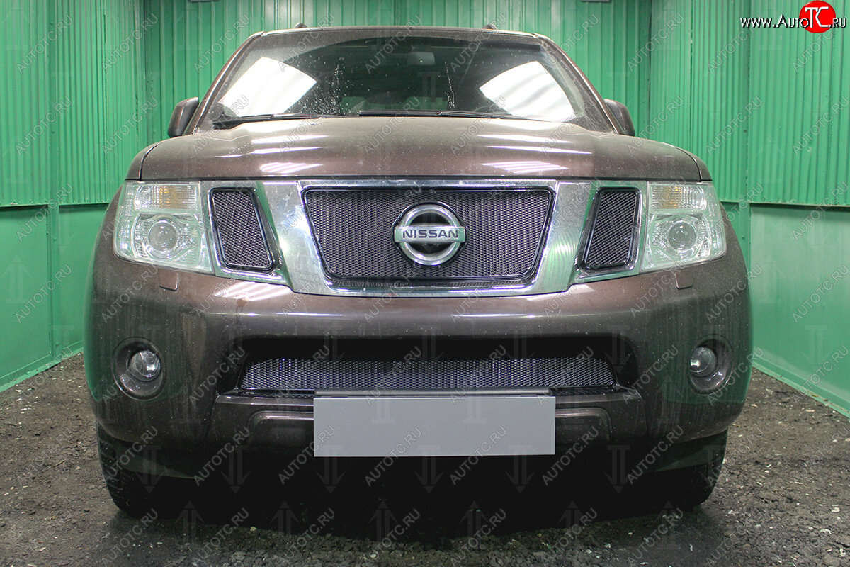 4 799 р. Защитная сетка в бампер (низ, ячейка 4х10 мм) Стрелка11 Премиум Nissan Pathfinder R51 рестайлинг (2009-2014) (Чёрная)  с доставкой в г. Йошкар-Ола