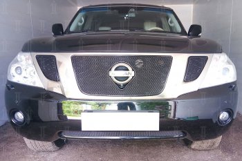 4 299 р. Защитная сетка в бампер (низ, ячейка 4х10 мм) Стрелка11 Премиум  Nissan Patrol  6 (2010-2014) Y62 дорестайлинг (Чёрная)  с доставкой в г. Йошкар-Ола. Увеличить фотографию 3