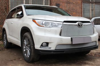 4 199 р. Защитная сетка в бампер (низ, ячейка 4х10 мм) Стрелка11 Премиум Toyota Highlander XU50 дорестайлинг (2013-2017) (Хром)  с доставкой в г. Йошкар-Ола. Увеличить фотографию 2