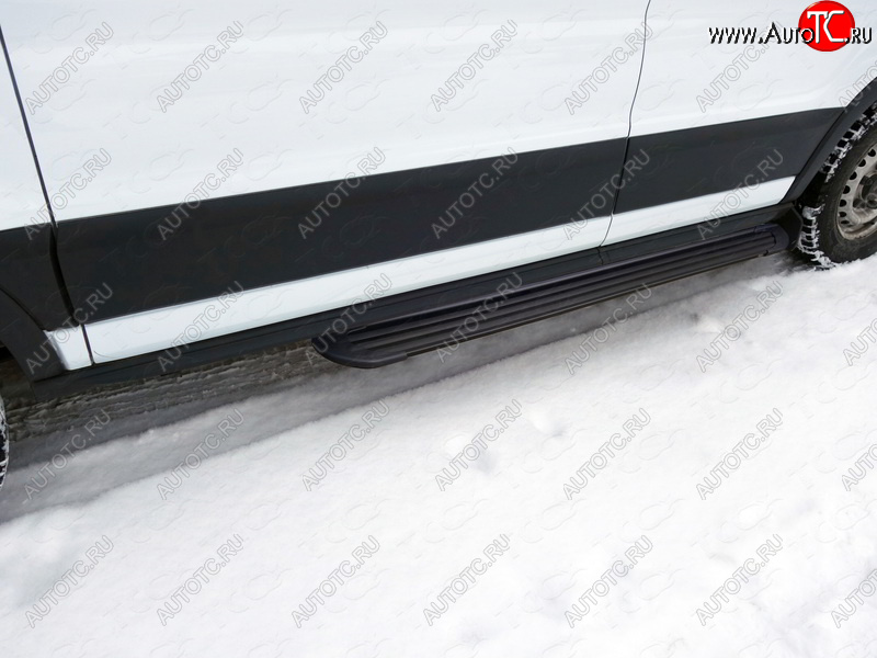 11 599 р. Порог правый алюминиевый Slim Line Black, ТСС Тюнинг  Ford Transit Connect (2013-2018) (Slim Line Black )  с доставкой в г. Йошкар-Ола