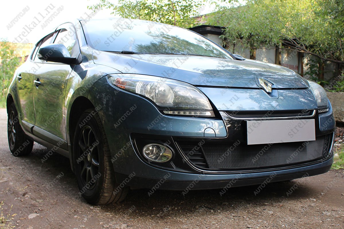 3 399 р. Защита радиатора (низ) Стандарт  Renault Megane  купе 3 дв. (2012-2014) 1-ый рестайлинг (черная)  с доставкой в г. Йошкар-Ола