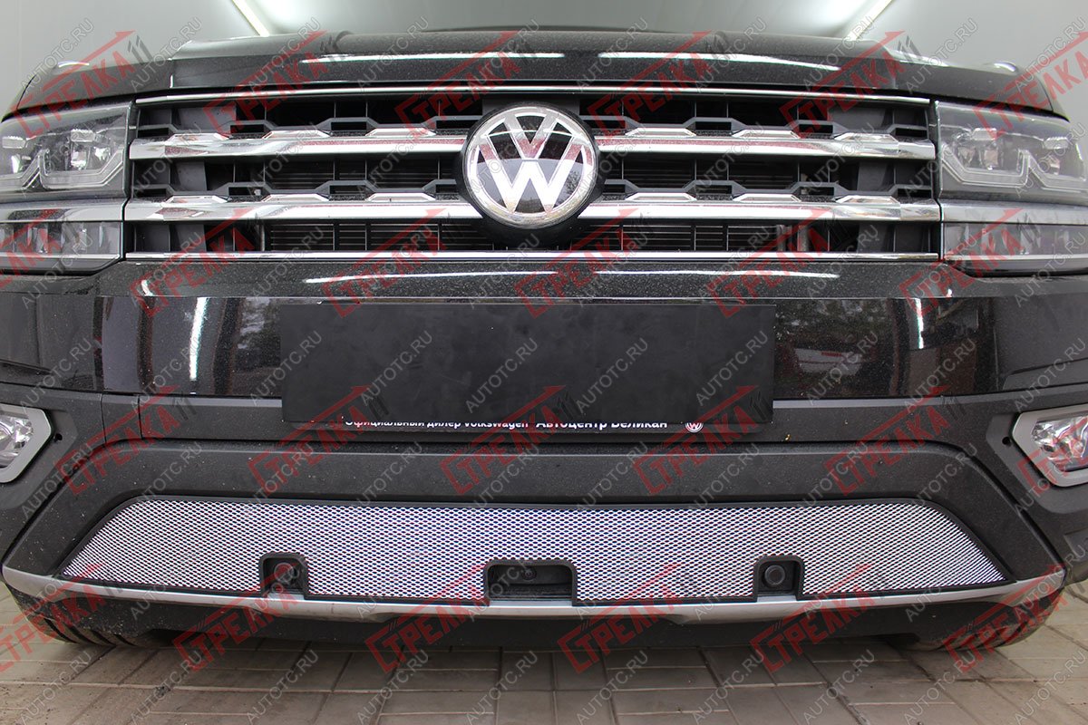 4 289 р.  Защита радиатора (низ с камерой и парктроником)  Volkswagen Teramont  CA1 (2016-2020) дорестайлинг (хром)  с доставкой в г. Йошкар-Ола