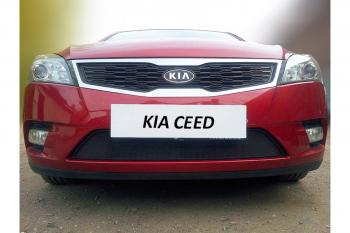 799 р. Зимняя заглушка решетки радиатора Стрелка11 KIA Ceed 1 ED рестайлинг, хэтчбэк 5 дв. (2010-2012) (черная)  с доставкой в г. Йошкар-Ола. Увеличить фотографию 2