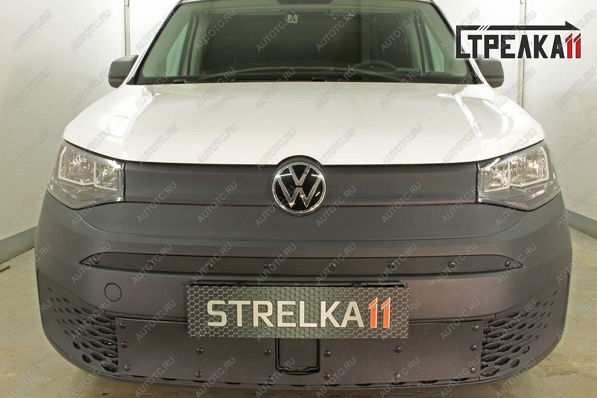 969 р. Зимняя заглушка решетки радиатора (верх) Стрелка11  Volkswagen Caddy (2020-2025) (черная)  с доставкой в г. Йошкар-Ола