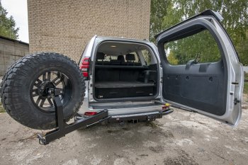 77 999 р. Бампер силовой задний РИФ Toyota Land Cruiser Prado J150 1-ый рестайлинг (2013-2017) (С квадратом под фаркоп, калиткой и подсветкой номера)  с доставкой в г. Йошкар-Ола. Увеличить фотографию 9