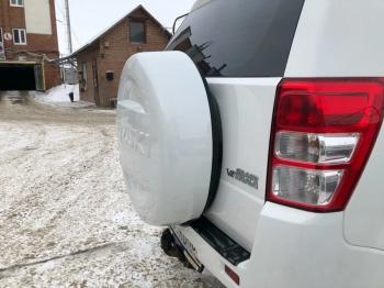 6 949 р. Пластиковый колпак запасного колеса SUZUKI (верхняя часть, 225/70/16)  Suzuki Grand Vitara ( FTB03 3 двери,  3TD62, TL52 5 дверей,  JT 5 дверей,  JT 3 двери,  JT) - Grand Vitara XL7 (неокрашенный)  с доставкой в г. Йошкар-Ола. Увеличить фотографию 12