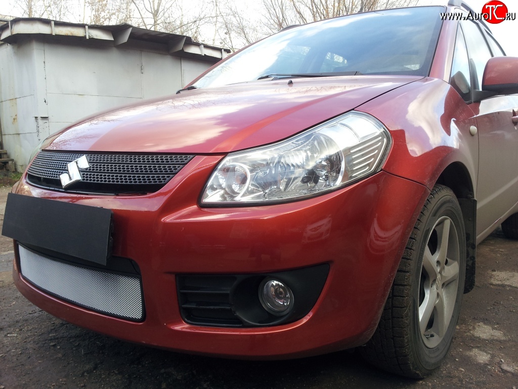 1 539 р. Сетка на бампер (хетчбек) Russtal (хром) Suzuki SX4 GYA,GYB  рестайлинг, хэтчбэк (2010-2016)  с доставкой в г. Йошкар-Ола