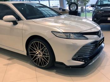 16 899 р. Накладка переднего бампера HEMMES  Toyota Camry  XV70 (2017-2021) дорестайлинг  с доставкой в г. Йошкар-Ола. Увеличить фотографию 4