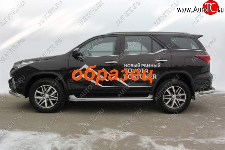 10 999 р. Защита порогов (Ø42 мм, окрашенная) Slitkoff  Toyota Fortuner  AN160 (2015-2025) дорестайлинг, рестайлинг (Цвет: серебристый)  с доставкой в г. Йошкар-Ола