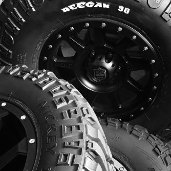 41 999 р. Грязевая покрышка Mickey Thompson DEEGAN 38™ R16 265x75 HUMMER H3 (2005-2010). Увеличить фотографию 5