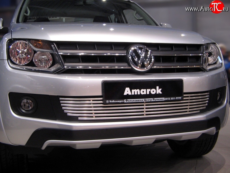 8 399 р. Декоративная вставка воздухозаборника Berkut Volkswagen Amarok дорестайлинг (2009-2016)  с доставкой в г. Йошкар-Ола