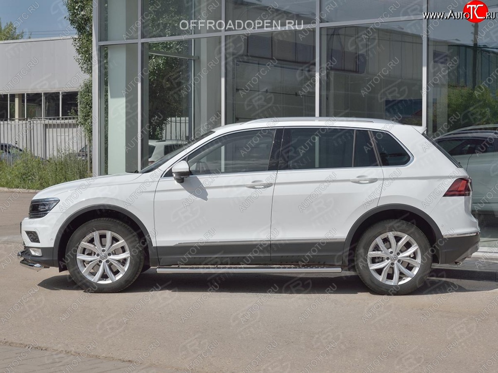 31 649 р. Пороги труба 120х60 овал с проступью Russtal Volkswagen Tiguan Mk2 дорестайлинг (2016-2020)  с доставкой в г. Йошкар-Ола